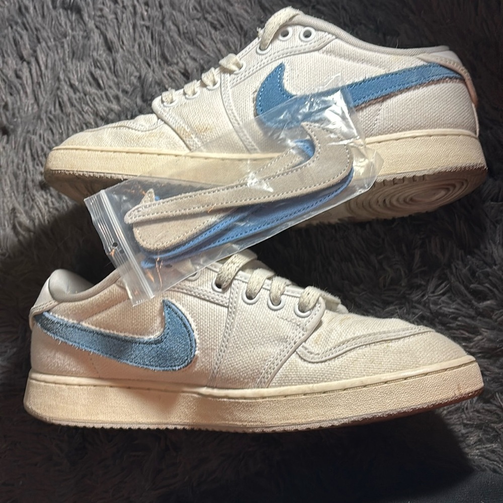 Air jordan 1 low sp With exchangeable swish’s  and new laces